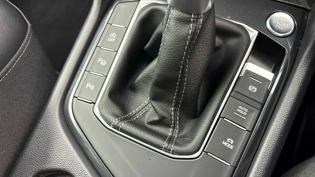 Volkswagen Tiguan Elegance Black #25