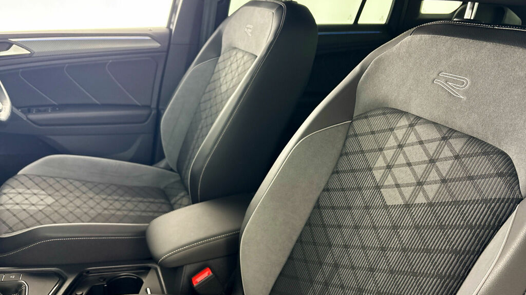Volkswagen Tiguan Elegance Black #32