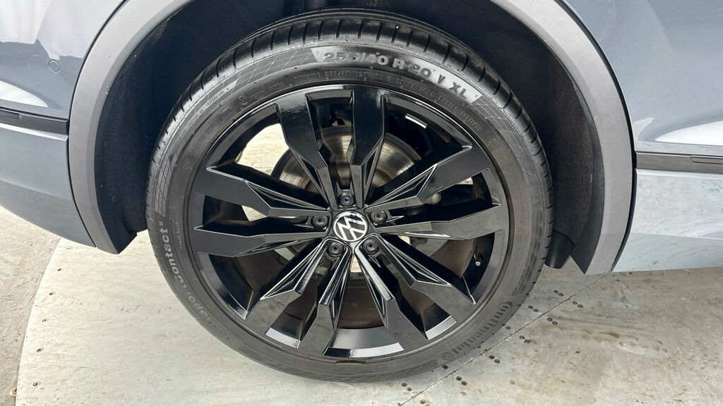 Volkswagen Tiguan Elegance Black #26