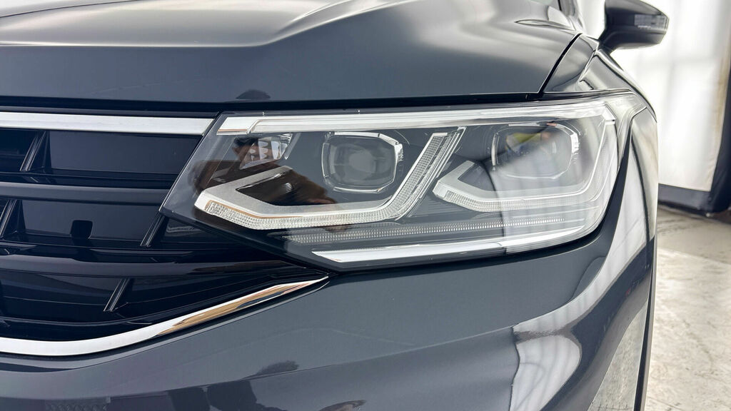 Volkswagen Tiguan Elegance Black #37