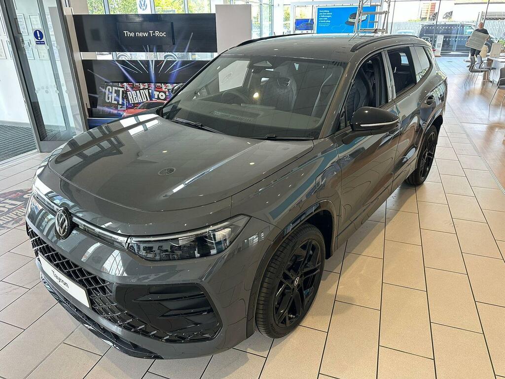 Volkswagen Tayron R-line 1.5 Tsi Ehybrid 272 Ps 6-Speed Dsg 5-Door Grey #3