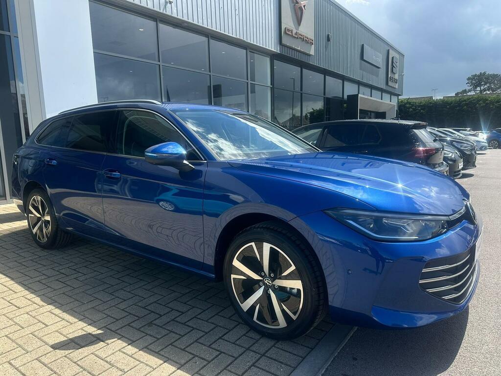 Volkswagen Passat Match 1.5 Tsi Ehybrid 204 Ps 6-Speed Dsg 5-Door Blue