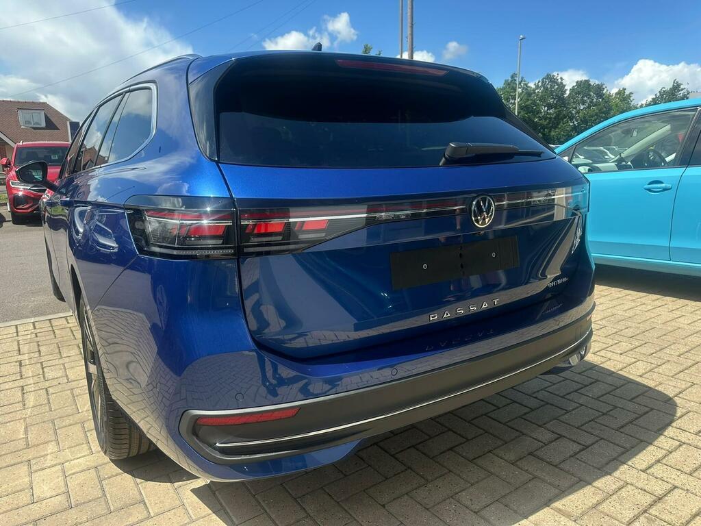 Volkswagen Passat Match 1.5 Tsi Ehybrid 204 Ps 6-Speed Dsg 5-Door Blue #4