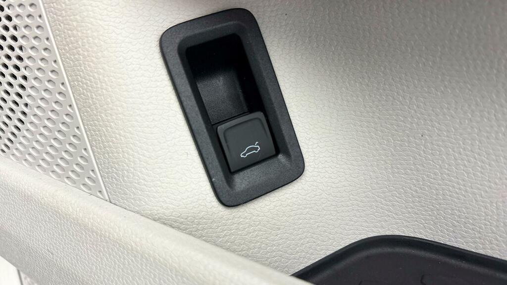 Volkswagen ID.Buzz Commerce Plus Black #25