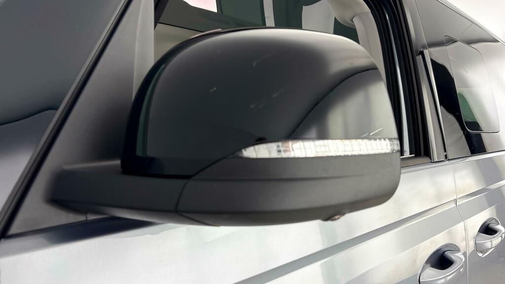 Volkswagen ID.Buzz Commerce Plus Black #11