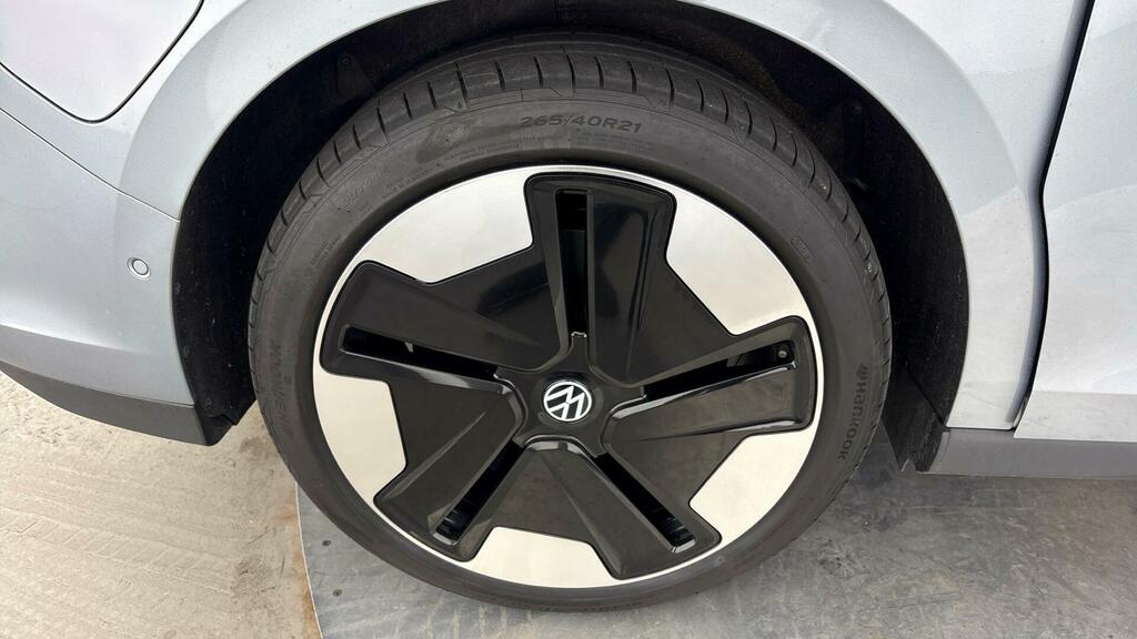 Volkswagen ID.Buzz Commerce Plus Black #8