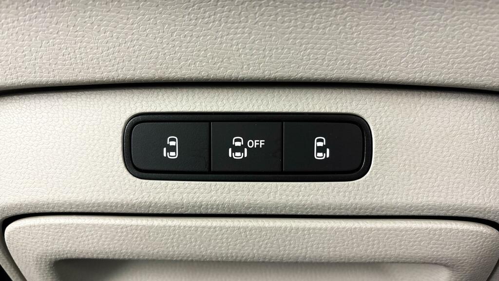 Volkswagen ID.Buzz Commerce Plus Black #16