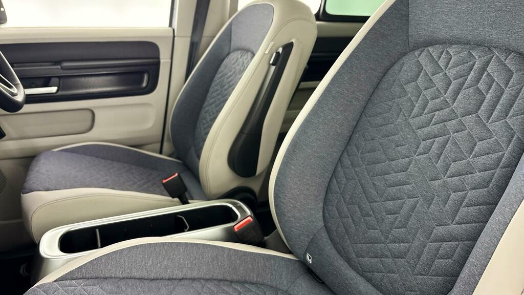 Volkswagen ID.Buzz Commerce Plus Black #39