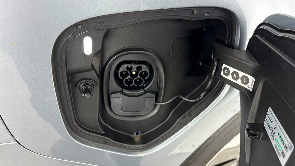 Volkswagen ID.Buzz Commerce Plus Black #9