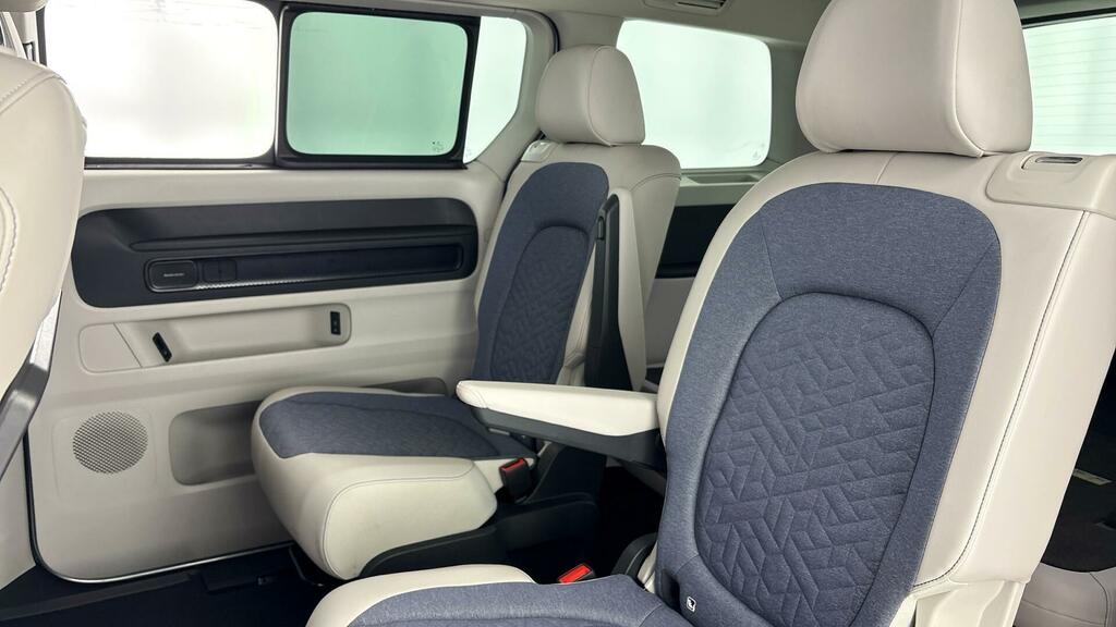 Volkswagen ID.Buzz Commerce Plus Black #38
