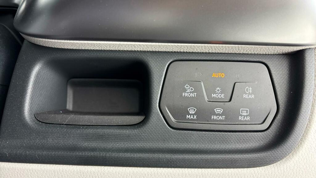 Volkswagen ID.Buzz Commerce Plus Black #30