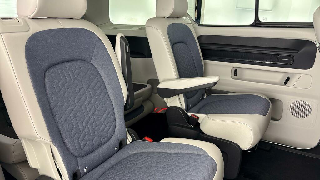 Volkswagen ID.Buzz Commerce Plus Black #34