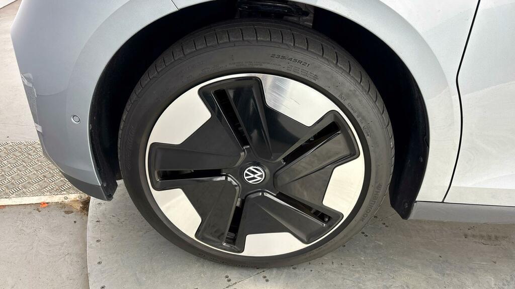 Volkswagen ID.Buzz Commerce Plus Black #12