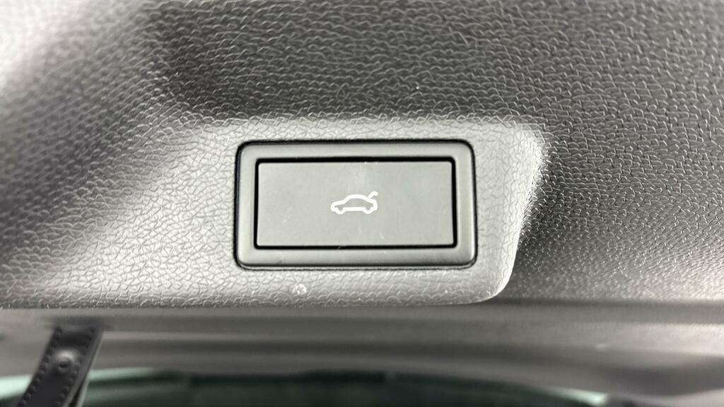 Volkswagen ID.Buzz Commerce Plus Black #37