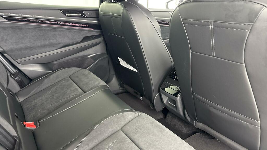 Volkswagen ID.7 210Kw Match Pro Plus 77Kwh Black #33