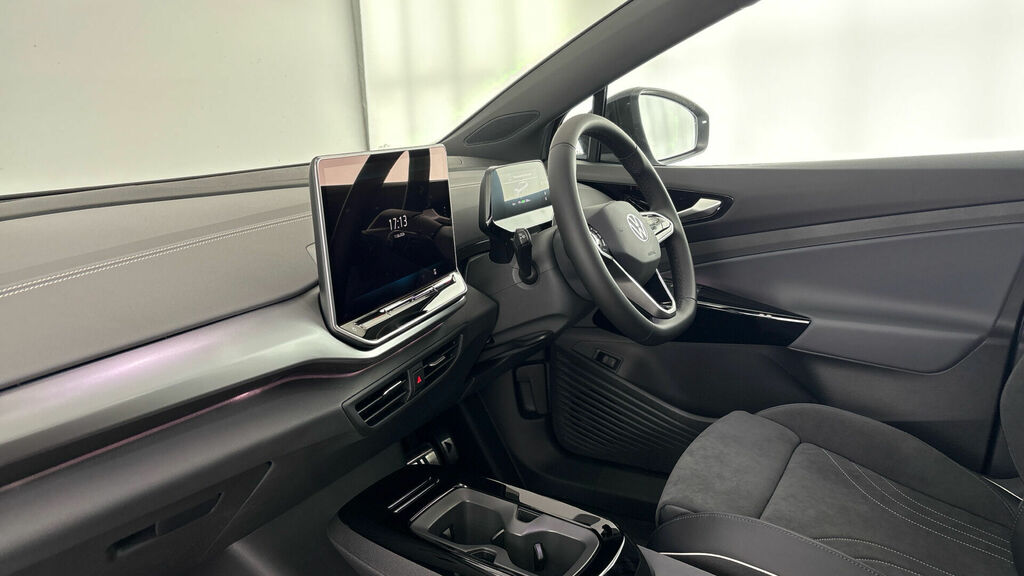 Volkswagen ID.4 Pro 77Kwh Black Edition 5-Door Grey #2