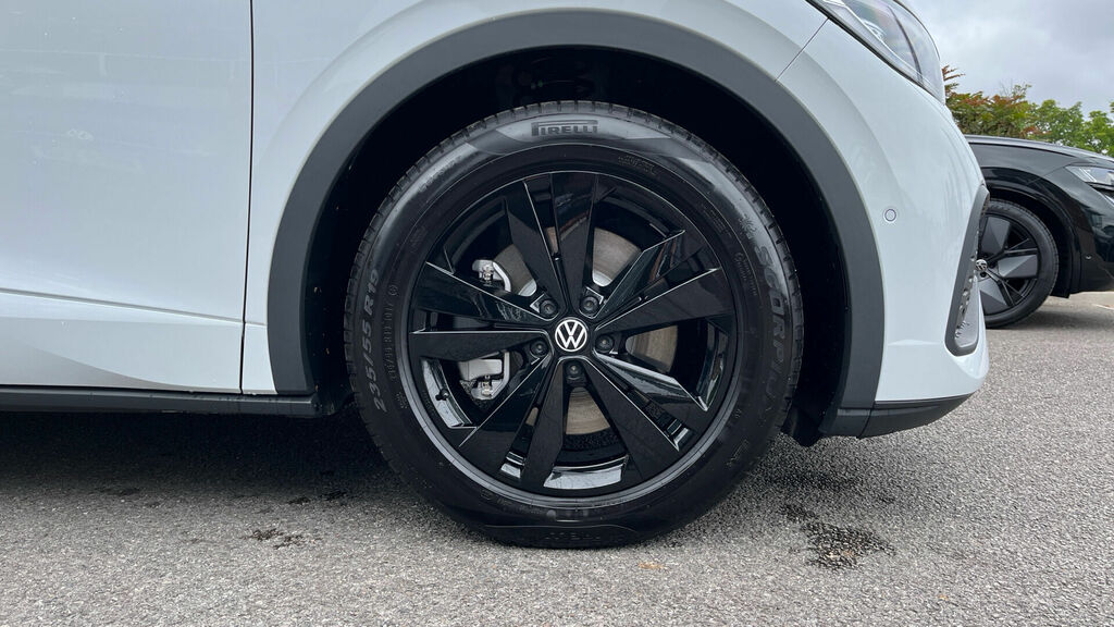Volkswagen ID.5 Pro 77Kwh Black Edition 5-Door White #5