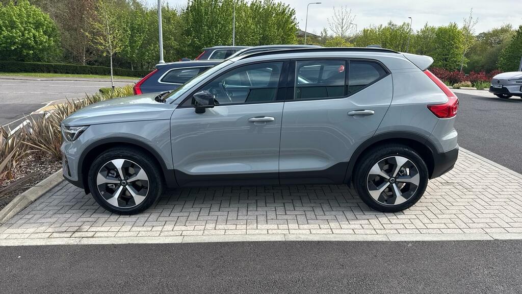 Volvo XC40 Black Edition Plus, B4 Mild Hybrid, Blue #21