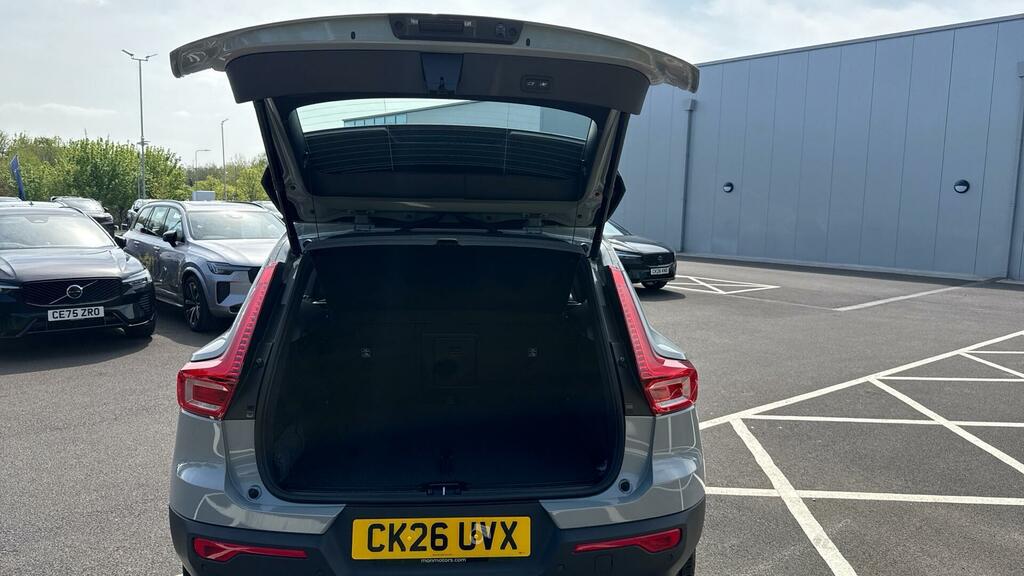 Volvo XC40 Black Edition Plus, B4 Mild Hybrid, Blue #34