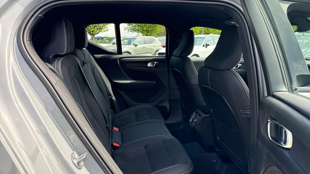 Volvo XC40 Black Edition Plus, B4 Mild Hybrid, Blue #31
