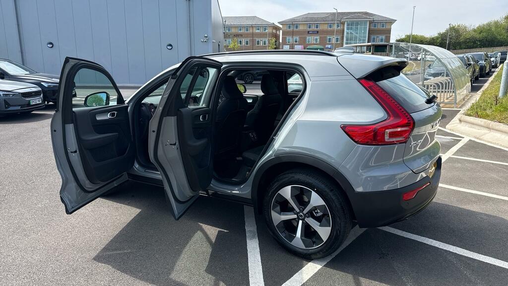 Volvo XC40 Black Edition Plus, B4 Mild Hybrid, Blue #15
