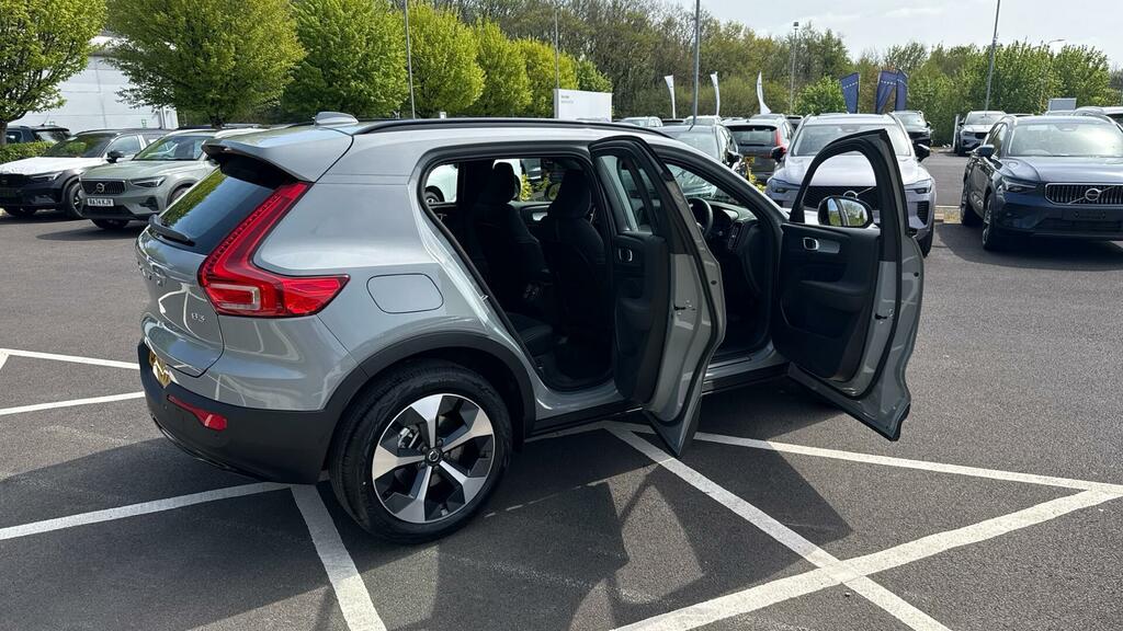 Volvo XC40 Black Edition Plus, B4 Mild Hybrid, Blue #17