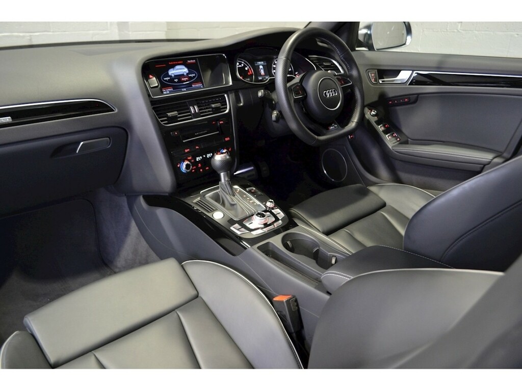 Audi RS4 Avant 4.2 Fsi V8 Black #5