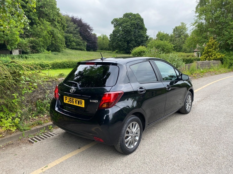Toyota Yaris 1.33 Dual Vvt-i Icon Black #4