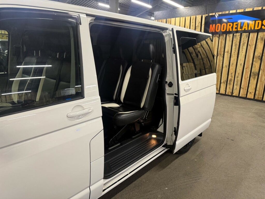 Volkswagen Transporter Panel Van White #4