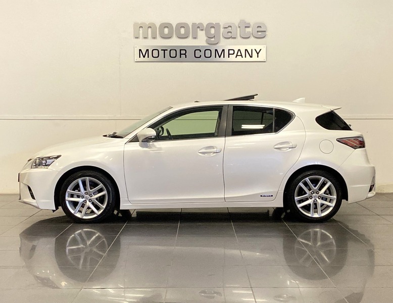Lexus CT Luxury White #5