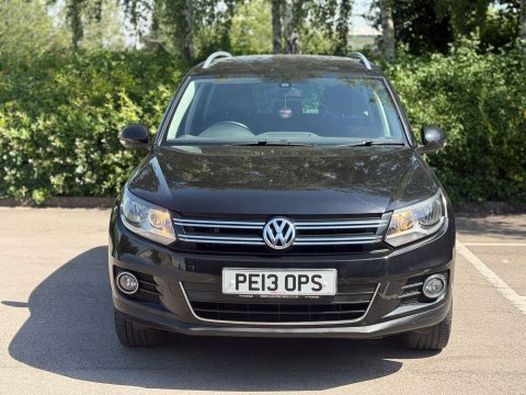 Volkswagen Tiguan 2.0 Tdi Bluemotion Tech Black #2