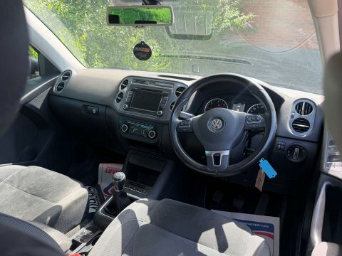 Volkswagen Tiguan 2.0 Tdi Bluemotion Tech Black #13