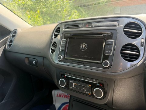 Volkswagen Tiguan 2.0 Tdi Bluemotion Tech Black #23
