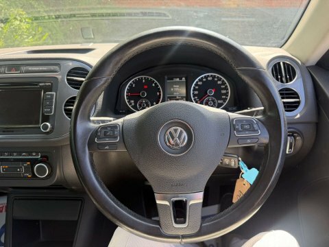 Volkswagen Tiguan 2.0 Tdi Bluemotion Tech Black #20