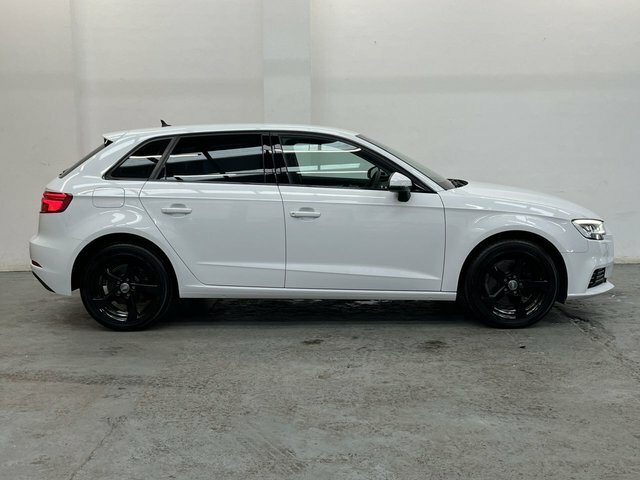 Audi A3 1.4Tfsi Sport Sportback S Tronic White #2