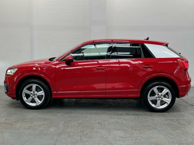 Audi Q2 30 Tfsi Sport Red #4