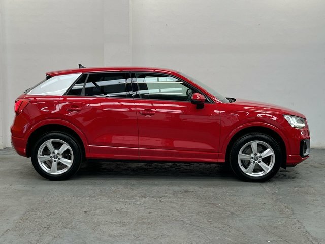 Audi Q2 30 Tfsi Sport Red #2