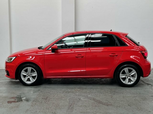 Audi A1 1.0 Tfsi Sport S Tronic Red #4
