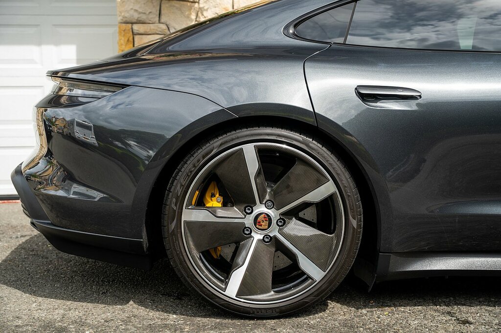 Porsche Taycan Performance Plus 93.4Kwh 4S Saloon Au DF71HKO Grey #6