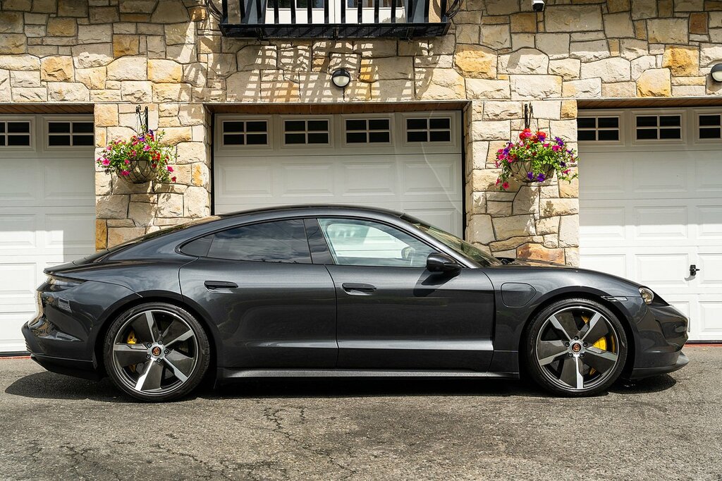 Porsche Taycan Performance Plus 93.4Kwh 4S Saloon Au DF71HKO Grey #3