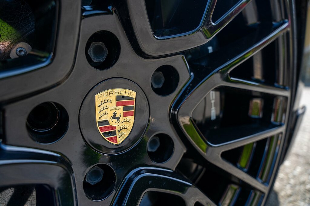 Porsche Taycan Performance Plus 93.4Kwh Turbo S Cross Turismo YO71BYP Black #6