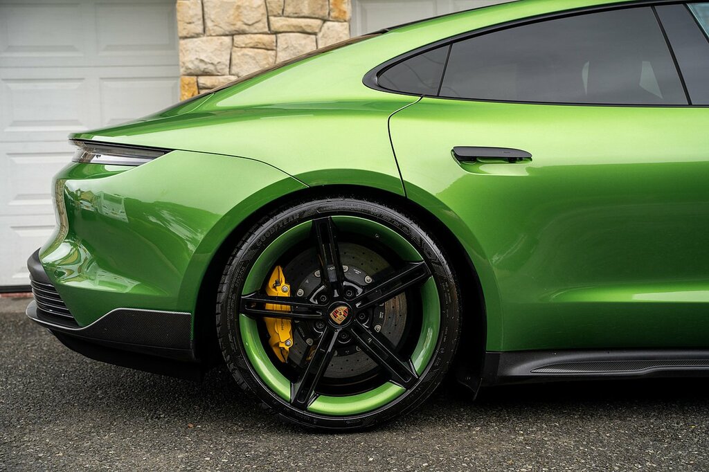 Porsche Taycan Performance Plus 93.4Kwh Turbo S Saloon Electr YY23JUJ Green #6