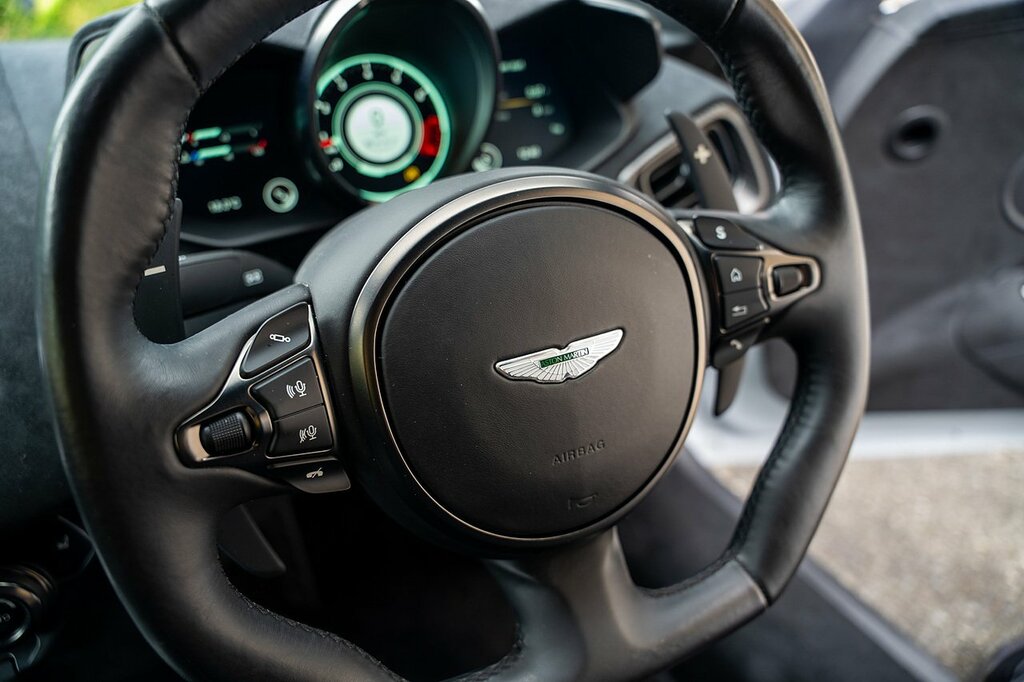 Aston Martin Vantage Vantage Green #60