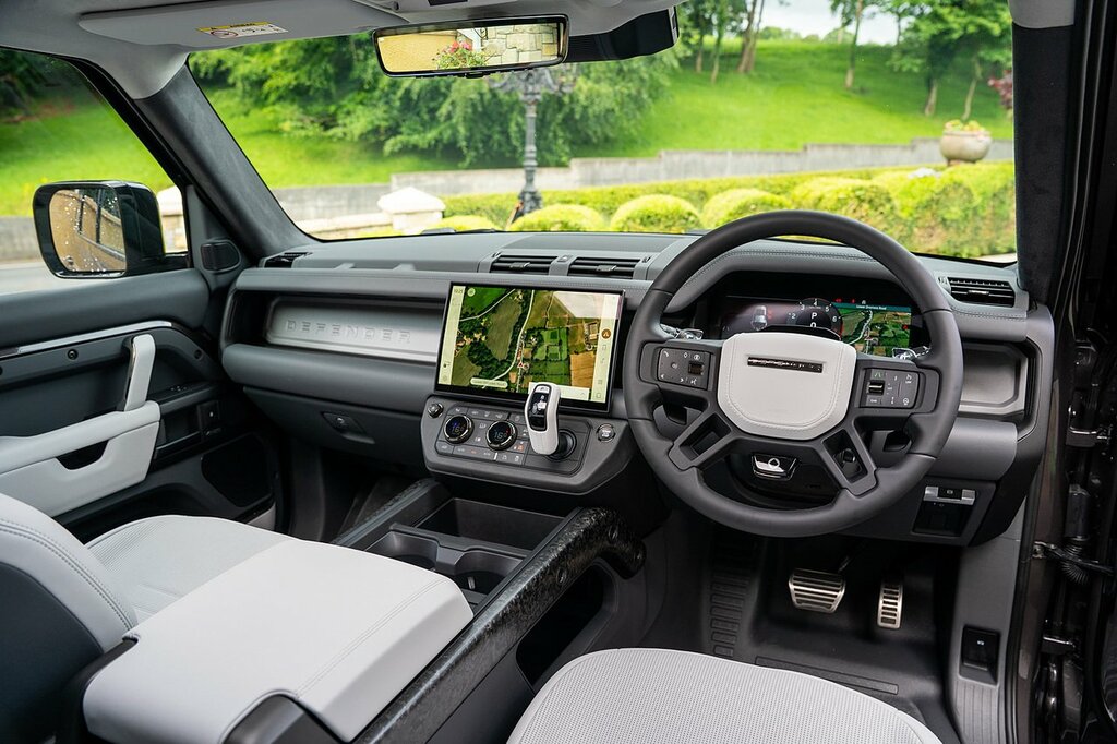 Land Rover Defender 110 X-dynamic Se Red #47