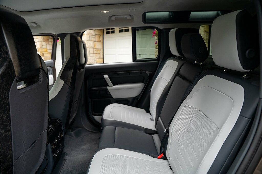 Land Rover Defender 110 X-dynamic Se Red #80