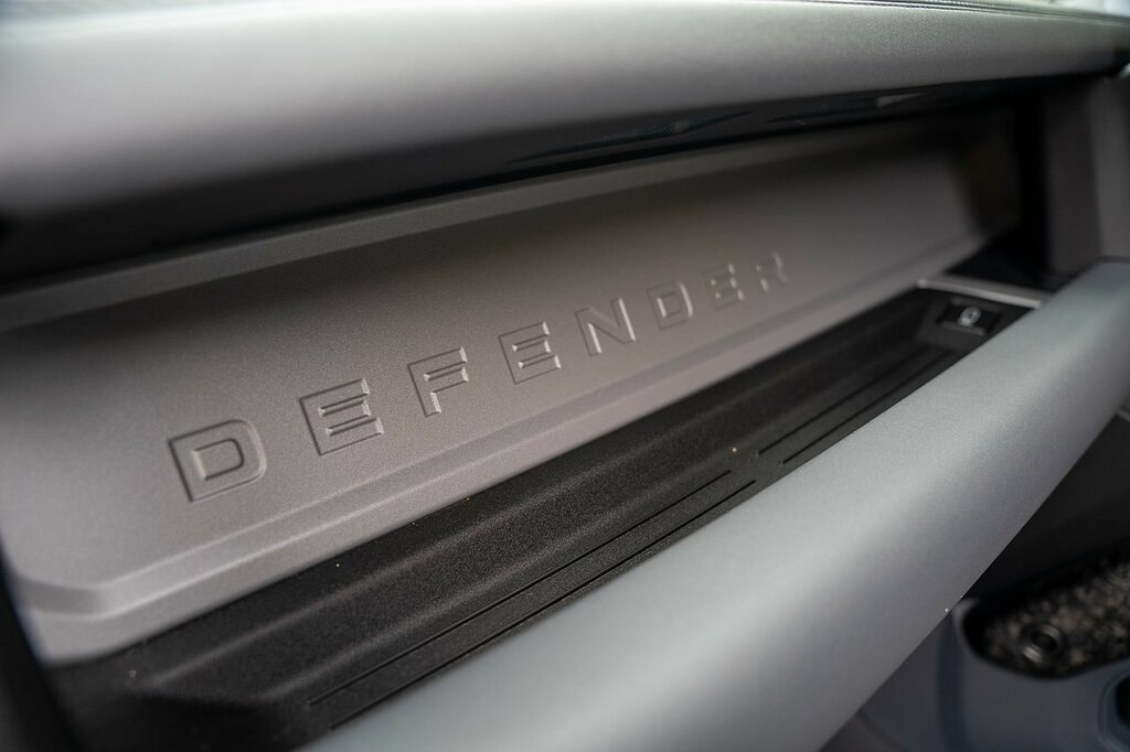 Land Rover Defender 110 X-dynamic Se Red #71