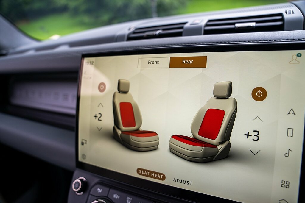 Land Rover Defender 110 X-dynamic Se Red #88