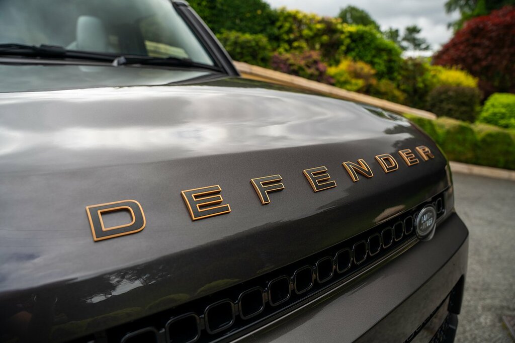 Land Rover Defender 110 X-dynamic Se Red #26
