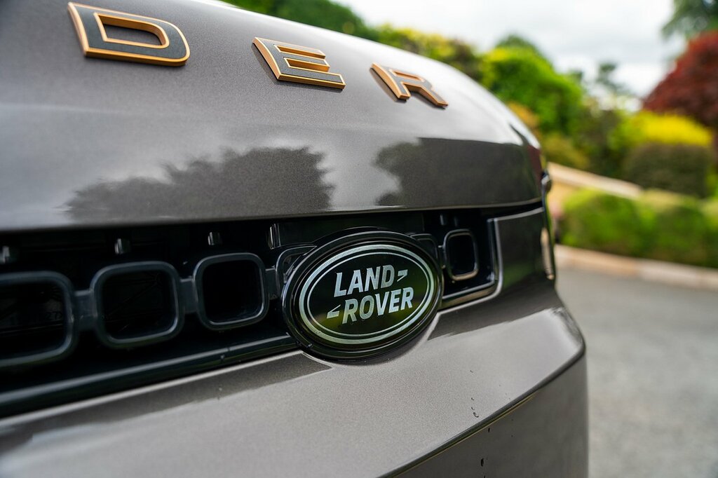 Land Rover Defender 110 X-dynamic Se Red #33