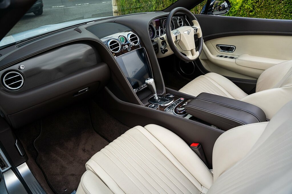 Bentley Continental Gt 4.0 V8 Citytouring Spec  #69